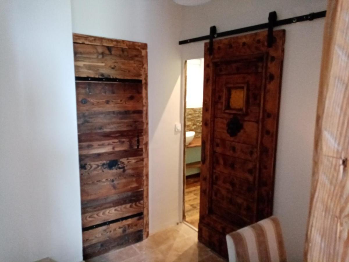 Bed and Breakfast L'Atelier Saint-Maximin  Екстер'єр фото